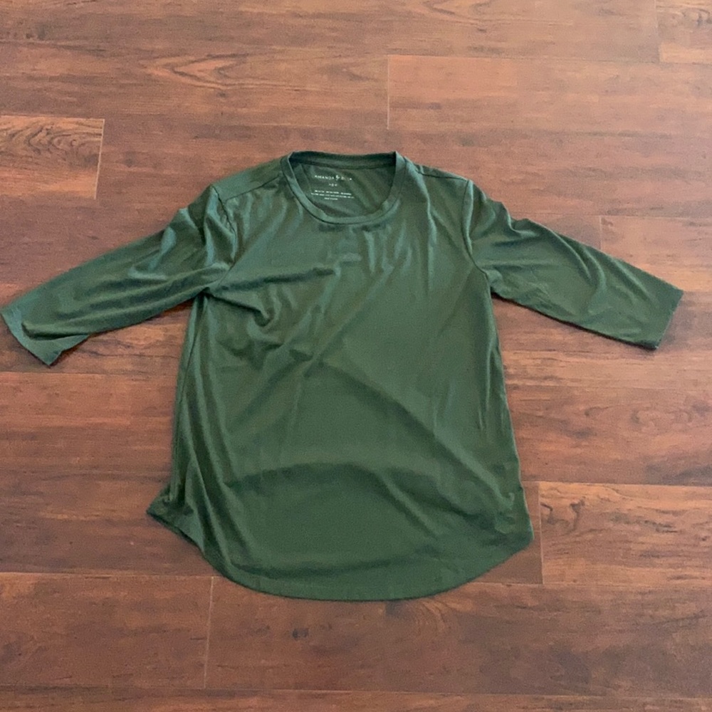 Women’s 3/4 sleeve shirt.